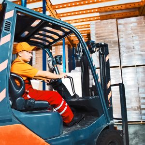 Addetti conduzione carrelli elevatori industriali semoventi